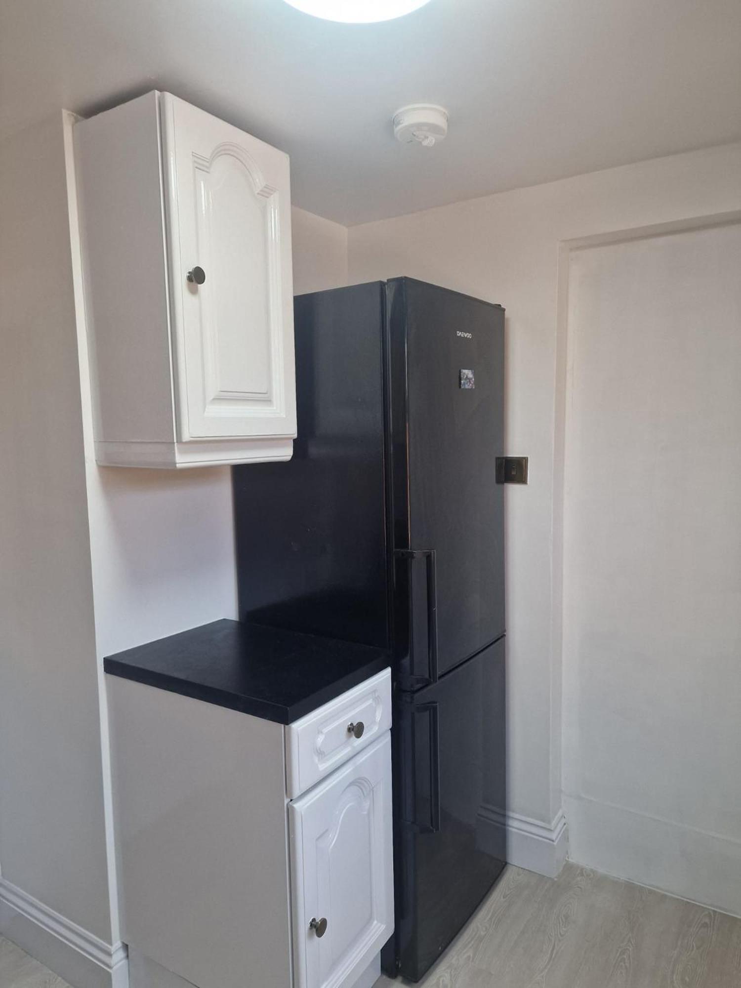Studio Flat On Straight Road, Harold Hill, Havering Экстерьер фото